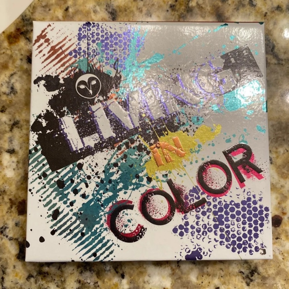 Hank & Henry Living in Color Eyeshadow Pallette